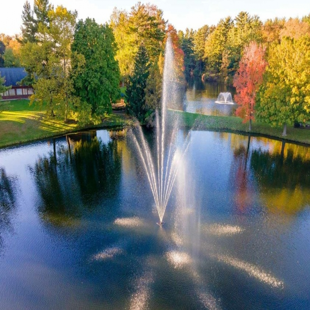 Scott Aerator Atriarch Nozzle - On Water Diplaying Spray Pattern Top View