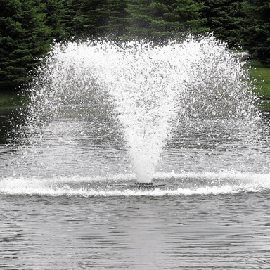 SCOTT AERATOR North Star Fountain Aerator - On Water Display Close-up View