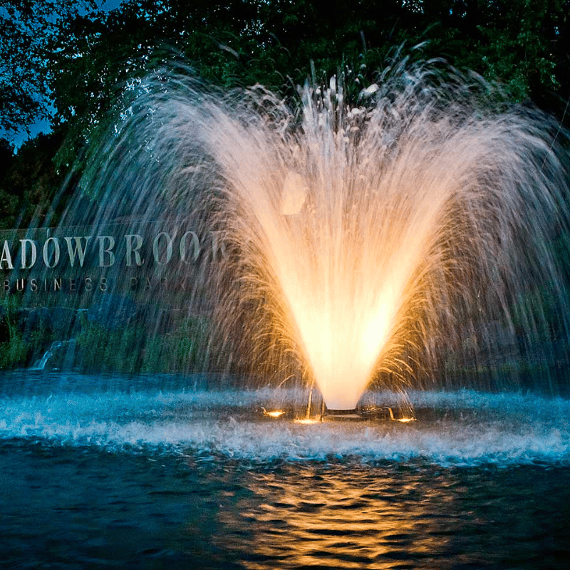 Scott Aerator DA-20 Display Aerator - On Water Close-up View with Yellow Led Light