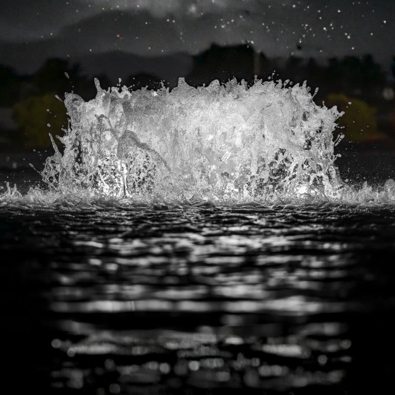 Kasco RGBW LED Lighting - W25 White LED Lighting System highlighting illuminated the surface aerator in a close-up night view