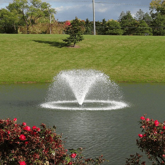 SCOTT AERATOR North Star Fountain Aerator - On Water Display
